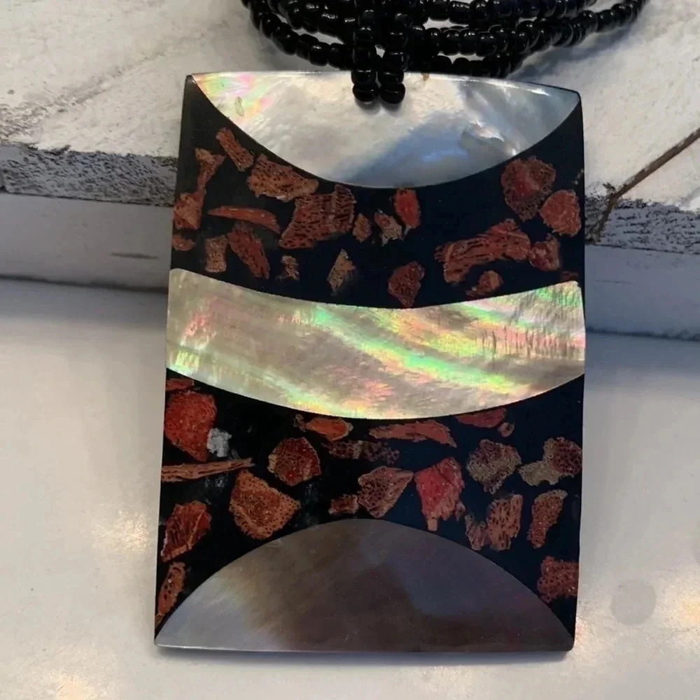 Red Coral & Shell Necklace - Picture 7 of 7